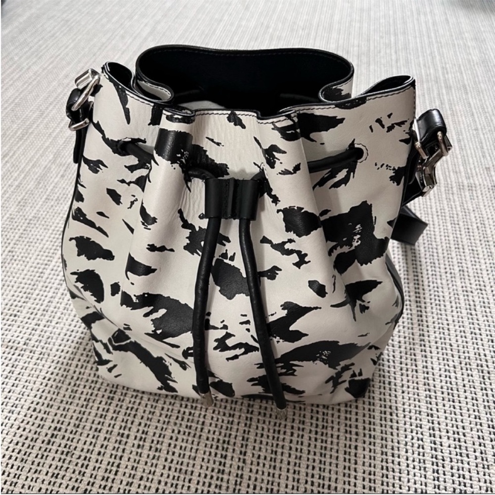 PROENZA SCHOULER Feather Print Leather Bucket Bag Black White - Picture 4 of 11